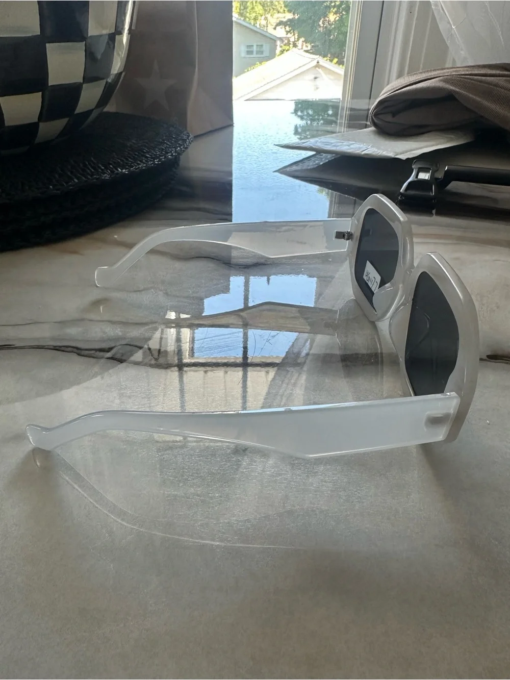 I-SEA White Oversized Geometric Sunglasses Unisex – New With Tags